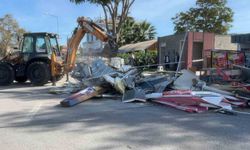 Mudanya'daki Usulsüz Büfe Mahkeme Kararıyla Yıkıldı