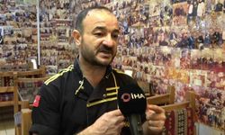 Müşterilerinin Anılarını Yaşatan Tostçu, Fotoğraflarla Dolu Bir Dükkanda