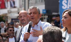Özgür Özel Çorlu'da vatandaşlara seslendi: 'Yeni Parti, CHP kökenli siyasetçilerin yeni oluşumudur'
