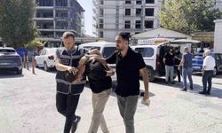 Polis kılığında yaşlı kadını dolandıran 2 şüpheli tutuklandı