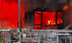 Sakarya'da Restoran Yangını: Çok Sayıda Ekip Olay Yerine Sevk Edildi