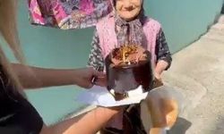 Samsun'da yaşlılara özel doğum günü etkinliği: Pastalı sürprizler