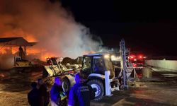 Samsun'daki Saman Deposunda Korkutan Yangın