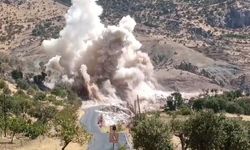 Siirt-Pervari Yolunda Gerçekleştirilen Kontrollü Patlatma Anbean Kaydedildi