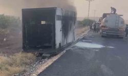 Siirt'te Jeneratör Taşıyan Tır Devrildi, Yangın Çıktı