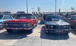 Sincan'da Klasik Otomobillerle Nostalji Dolu Bir Festival