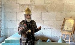Sultan Alparslan'ın kılığında 60 ili gezdi, son durağı Sivas'ta gençlere Malazgirt zaferini anlattı