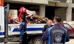 Tabelayı kurtarmak için 'Belediye başkanı akrabam' dedi, zabıta geri adım atmadı