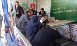 Tatbikatta Depremin Alarmı Verildi, Gerçek Depremle Yüzleştiler