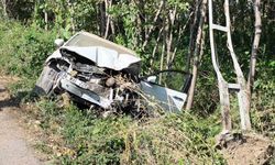 Tokat'ta Feci Kaza: Elektrik Direğine Çarpan Otomobilde 1 Ölü, 1 Yaralı