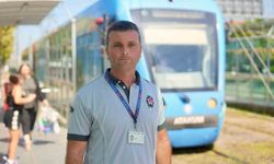 Tramvayın Önüne Koşan Küçük Kızı Kurtaran Güvenlik Görevlisi Açıklama Yaptı