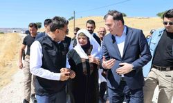 Tunceli'de Köy Yolları Modernleşiyor: Sıcak Asfalt Sevinci
