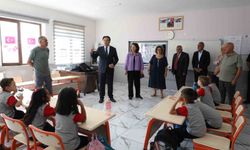 Tunceli'de Öğrencilere 500 Paket Kırtasiye Malzemesi Desteği