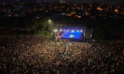 Ümraniye'de Semicenk'in Coşkulu Konseri