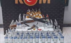 Uşak'ta Kaçak Alkol ve Sigara Operasyonu: 4 Gözaltı