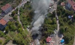 Yakılan lastikler çöpleri tutuşturdu, gökyüzünü duman kapladı
