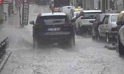 Yalova'da Şiddetli Yağış Hayatı Olumsuz Etkiliyor