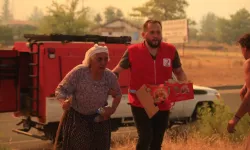 Antalya’da yangın büyüdü! Alevler Isparta yoluna dayandı, 254 ev tahliye edildi