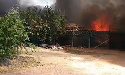 Yıldırım'daki depo yangını, itfaiye ekiplerinin hızlı müdahalesiyle söndürüldü