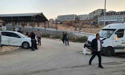 Adıyaman'da minibüs ile otomobil çarpıştı, 4 kişi yaralandı