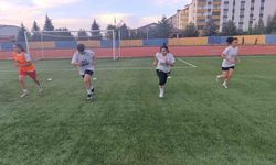 Ağrı Kadın Futbol Takımı, Vali Bozkurt'un Desteğiyle 1. Lig Hedefini Gözlüyor