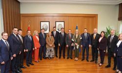 AK Parti İzmir Heyeti, Tarihi Şato'da Önemli Zirve Gerçekleştirdi