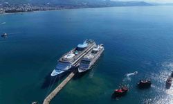 Alanya'ya İngiliz ve ABD'li turistler iki kruvaziyerle geldi