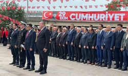 Alaplı'da Cumhuriyet Bayramı'nın 103. yılı çelenk töreniyle kutlandı