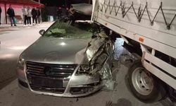 Amasya'da Kontrolü Kaybeden Otomobil Kamyonete Çarptı: 1 Yaralı