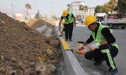 Antakya'da HBB, 1.500 metrelik orta refüj imalatı yaptı