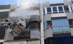Antalya'da 6 katlı binanın 5'inci katında yangın çıktı
