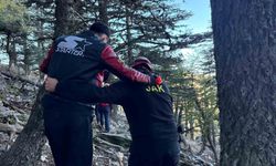 Antalya'da mahsur kalan dağcılar 14 saatlik operasyonla kurtarıldı