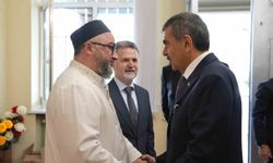 Bakan Tekin, Gürcistan Müslümanları İdaresi'ni Tiflis'te Ziyaret Etti