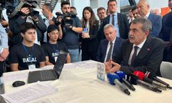 Bakan Tekin İzmir'de 'Gelecek Nesillere Temiz Bir Dünya' Mesajı Verdi