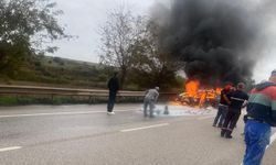 Bandırma-Çanakkale yolunda kontrolden çıkan araç alev aldı