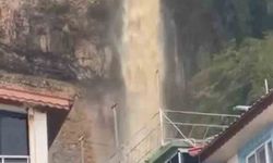 Bartın'da sağanak yağış ilginç görüntüler oluşturdu