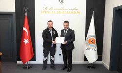Başkan Doğan, Hayat Kurtaran Güvenlik Görevlisini Ödüllendirdi