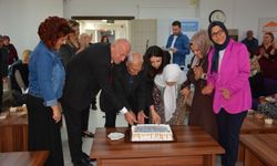 Başkan Kumral, Babadağ Huzurevi'nde Yaşlılarla Nostaljik Şarkılar Söyledi