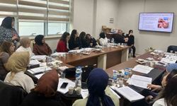 Bayburt Devlet Hastanesi personeline yenidoğan bakımı eğitimi