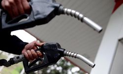 Benzinin litre fiyatına 4 lira 30 kuruş indirim uygulandı