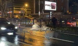 Beşiktaş'ta Su Baskını: Zincirlikuyu Alt Geçidi ve Büyükdere Caddesi Sular Altında Kaldı