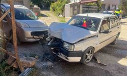 Bilecik'te Elektrik Direğine Çarpan Otomobilde 1 Yaralı