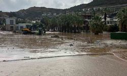 Bodrum'da sabah saatlerinde etkili sağanak yağış hayatı olumsuz etkiledi