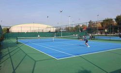 Bursa'da 29 Ekim Cumhuriyet Tenis Turnuvası düzenlendi