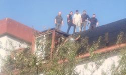 Çivril'de 4 Katlı Apartmanın Çatısında Yangın Paniği