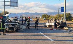 Çorum'da iki otomobil çarpıştı, 9 yaşındaki çocuk hayatını kaybetti