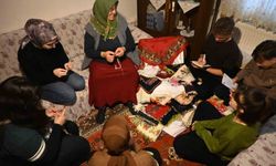 Denizli'de Öğrenciler 'Sandıktaki Hafıza' Projesiyle Geçmişi Yaşatıyor