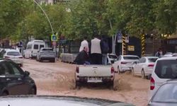 Diyarbakır'da Sağanak Yağış Alarmı: Ergani İlçesi Sular Altında Kaldı