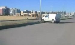 Diyarbakır'da Trafik Kazası: Refüje Çıkan Araçta 1 Yaralı