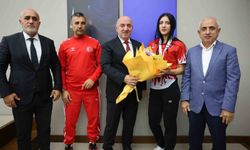 Dünya Gençler Kick Boks Şampiyonu Ezel Nur Karalar'a Altın Madalya